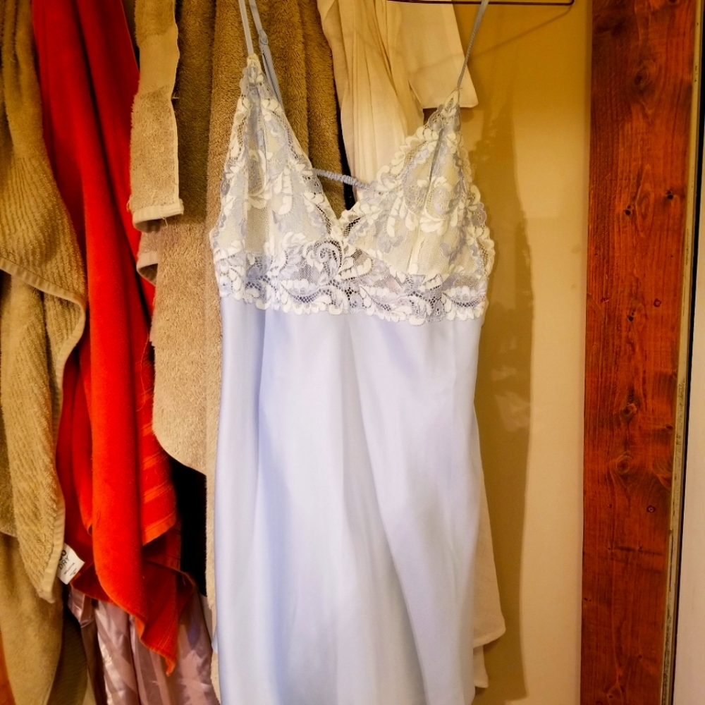 Secret Treasures Night Slip l - light blue and lace